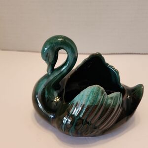 Blue Mountain Pottery/Planter Made in Canada Green & Black SWAN